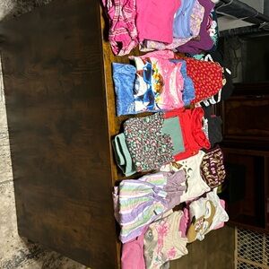 Cleaning out granddaughters closet. Lot of 5-6 clothing .